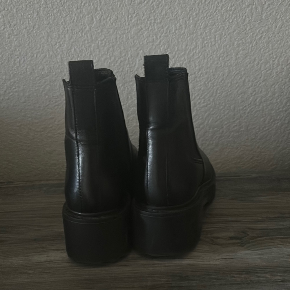 Steve Madden Black Chelsea Boots